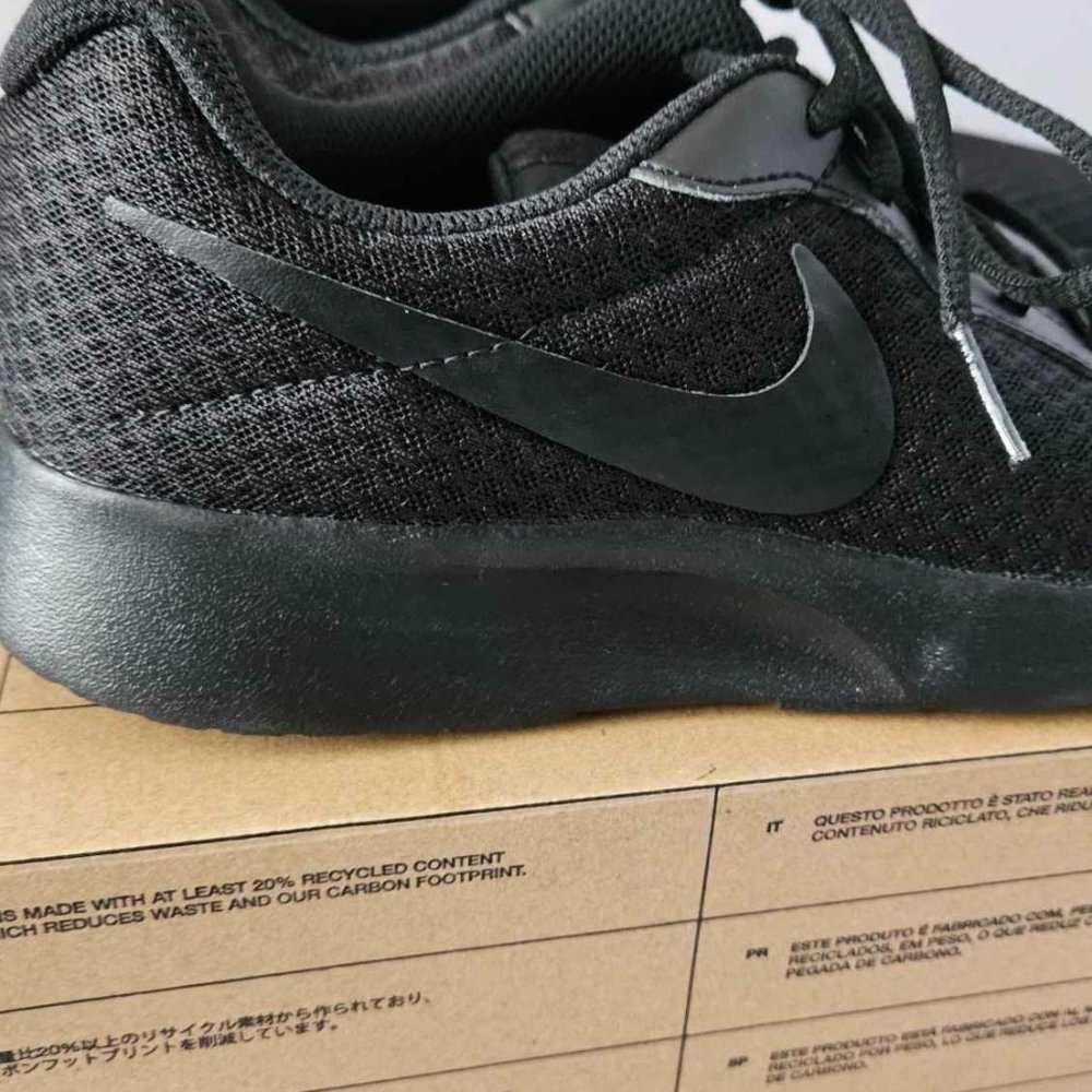Nike Women's Black Tanjun Sneakers Size 8